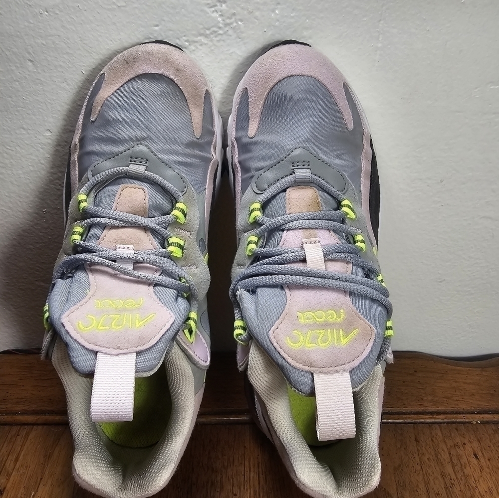 Nike Girls Air Max 270 React GS Particle Grey BQ0102l3-010 Shoes Size 5.5Y - Picture 6 of 7